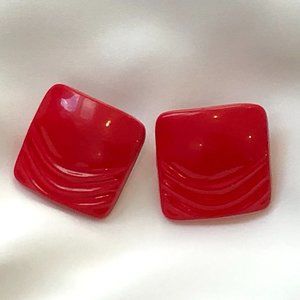 Chunky Retro Vintage Pierced Earrings in Cheery Red